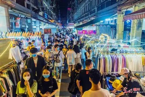 濟陽西紅市“煙火”重燃 日用品百貨攤位火熱招商，共繪城市活力新畫卷